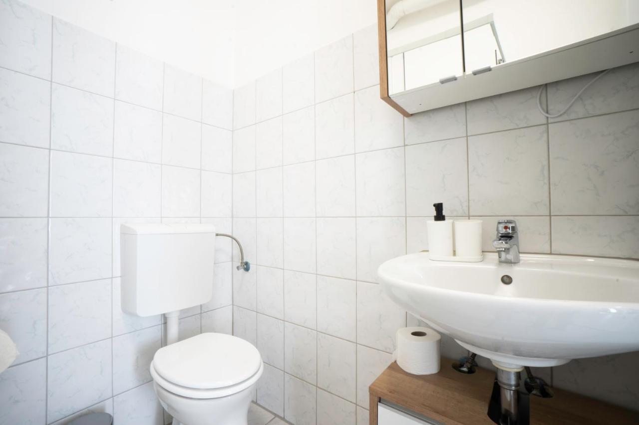 Modern 1-Bedroom Apartment Next To Praterstern 비엔나 외부 사진