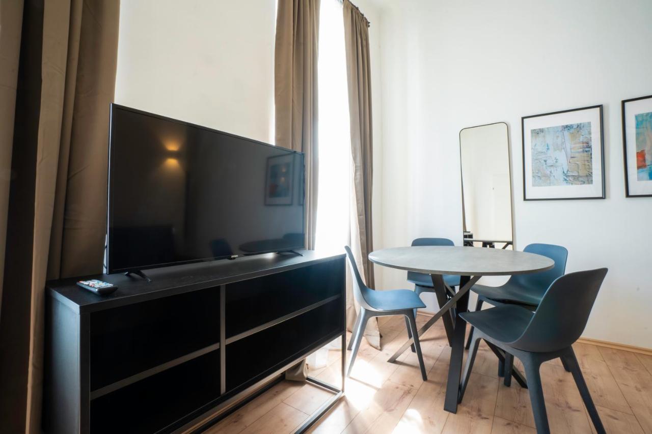 Modern 1-Bedroom Apartment Next To Praterstern 비엔나 외부 사진